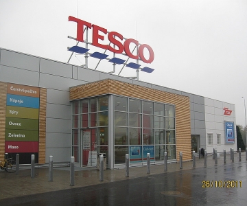 tesco_-_elakovice.jpg